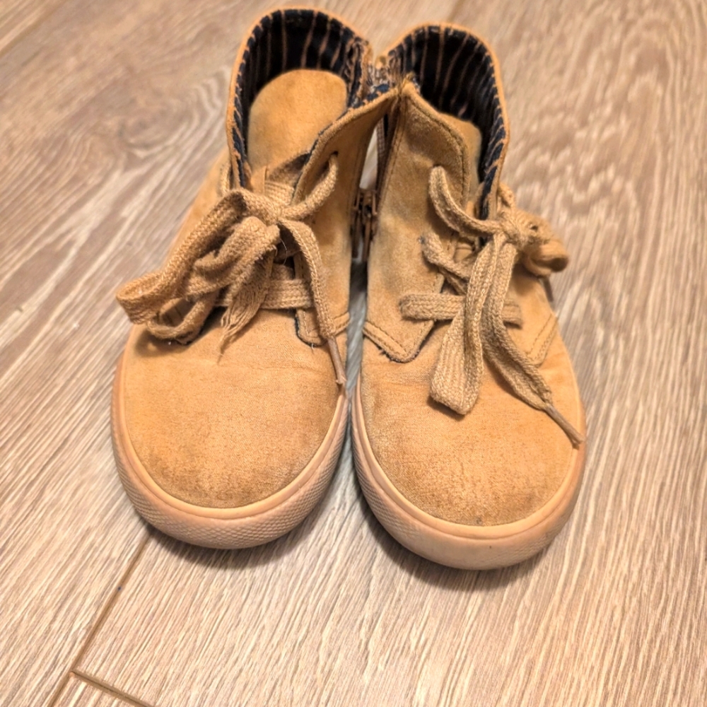 Cat & Jack toddler size 9 Shoes